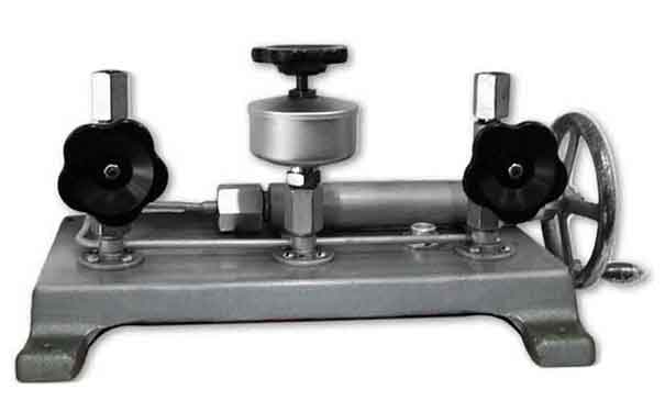 壓力校驗(yàn)器